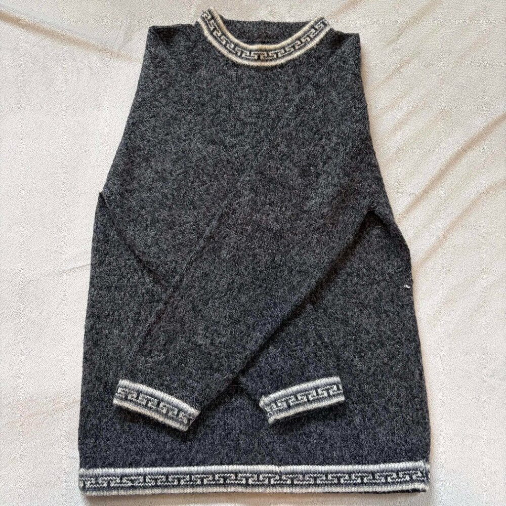 Unique, handmade grey wool sweater from Peru